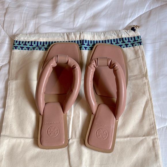 Tory Burch NWT Puffy Leather Thong sandals color Pink Moon size 7.5 - Picture 3 of 6